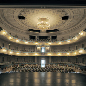 Bühne und Zuschauerbereich des Theaters Koblenz © Matthias Baus für das Theater Koblenz